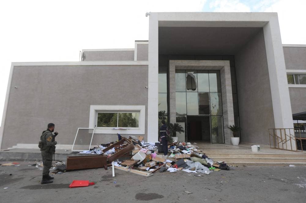 الفرقة الرابعة بقيادة ماهر الأسد .. إمبراطورية نهبت اقتصاد سورية