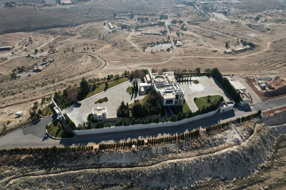 الفرقة الرابعة بقيادة ماهر الأسد .. إمبراطورية نهبت اقتصاد سورية