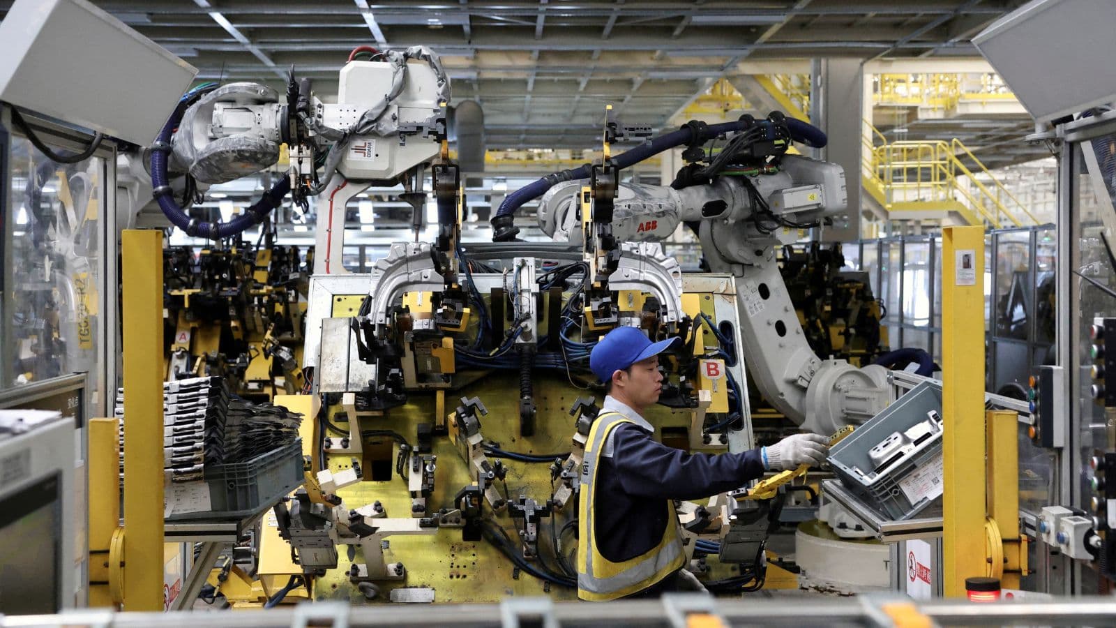 نشاط المصانع الخاصة في الصين يظهر تحسنا غير متوقع في مارس