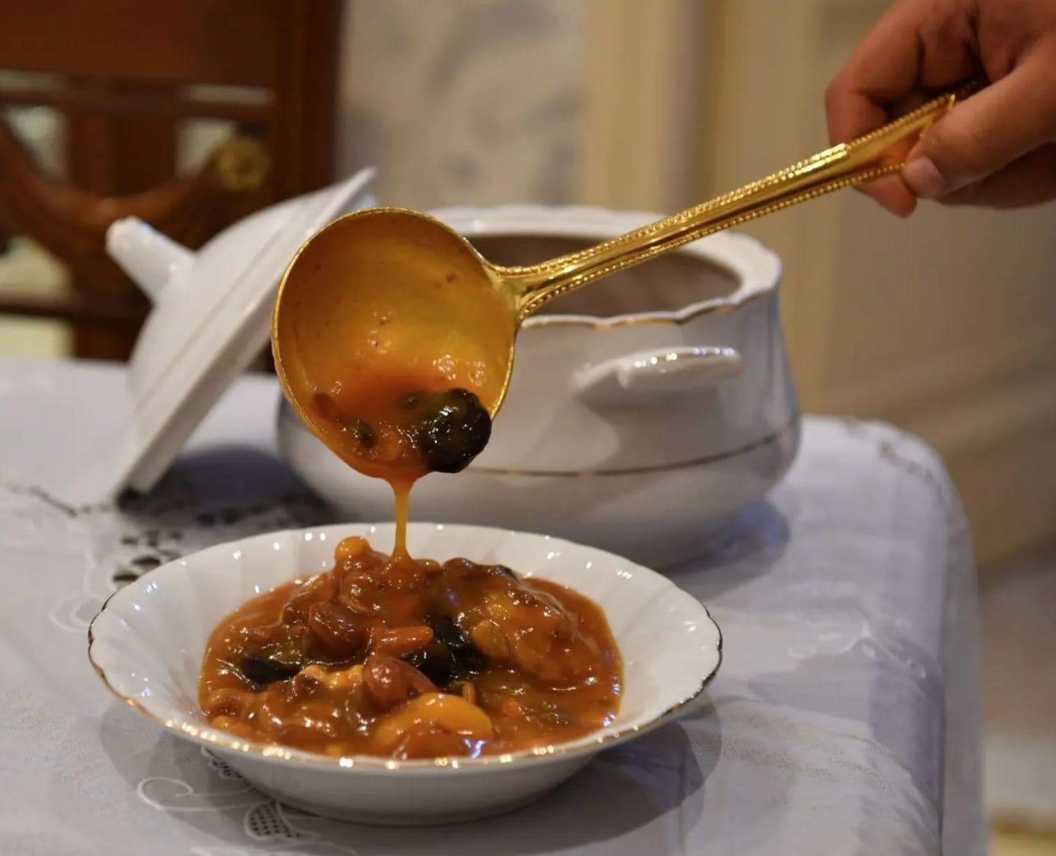 "الدبيازة" .. أغلى طبق إفطار في السعودية بسعر 200 ريال وينافس الشوكولاتة الفاخرة