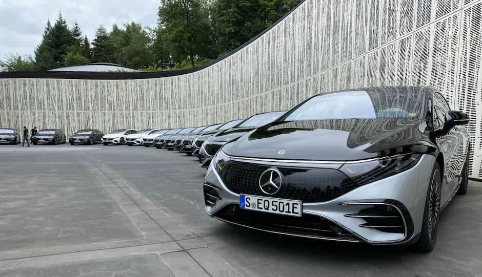 رسوم ترمب تدفع "مرسيدس" لسحب بعض طرازاتها من السوق الأمريكية