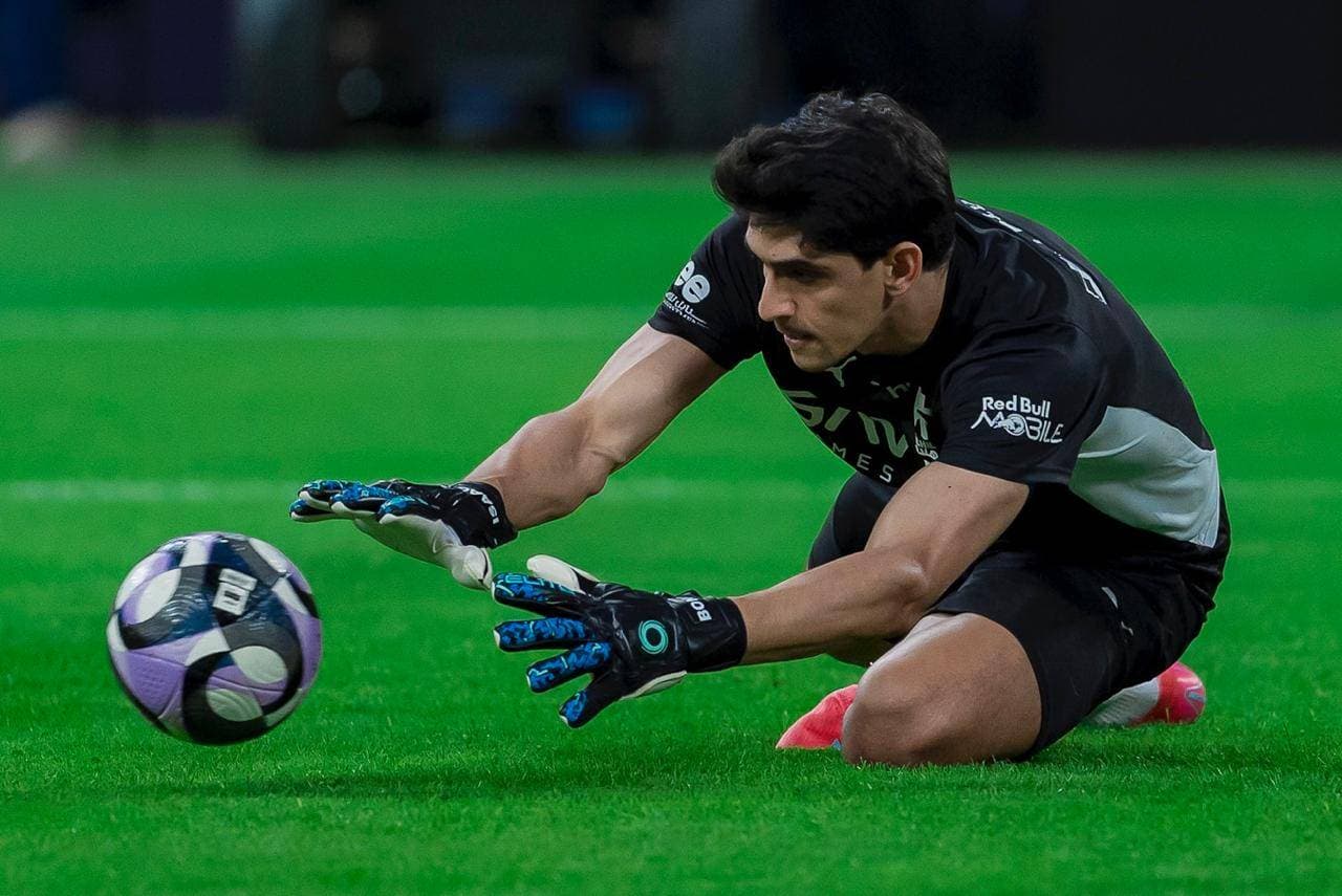 رئيس الوداد المغربي لـ "الاقتصادية": أنهينا 70 % من الديون .. وبونو خارج الحسابات