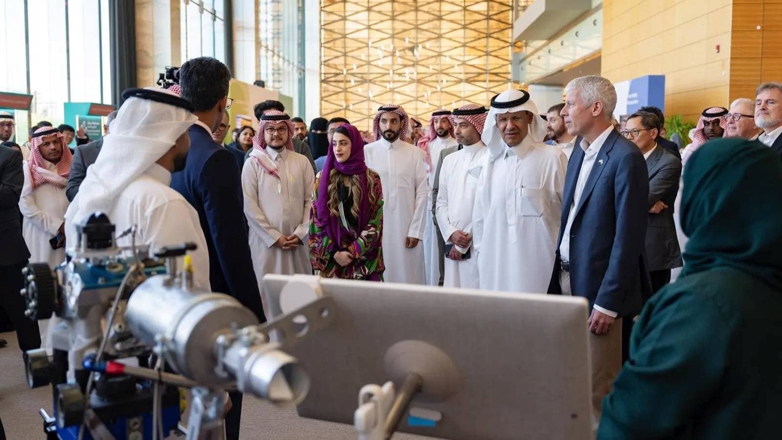 بحضور نظيره السعودي .. وزير الطاقة الأمريكي يبحث في "كاوست" التعاون المشترك