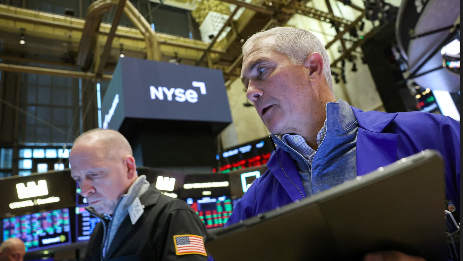 العقود الآجلة الأمريكية ترتفع بتقدم محادثات التجارة مع اليابان وتعافي الرقائق