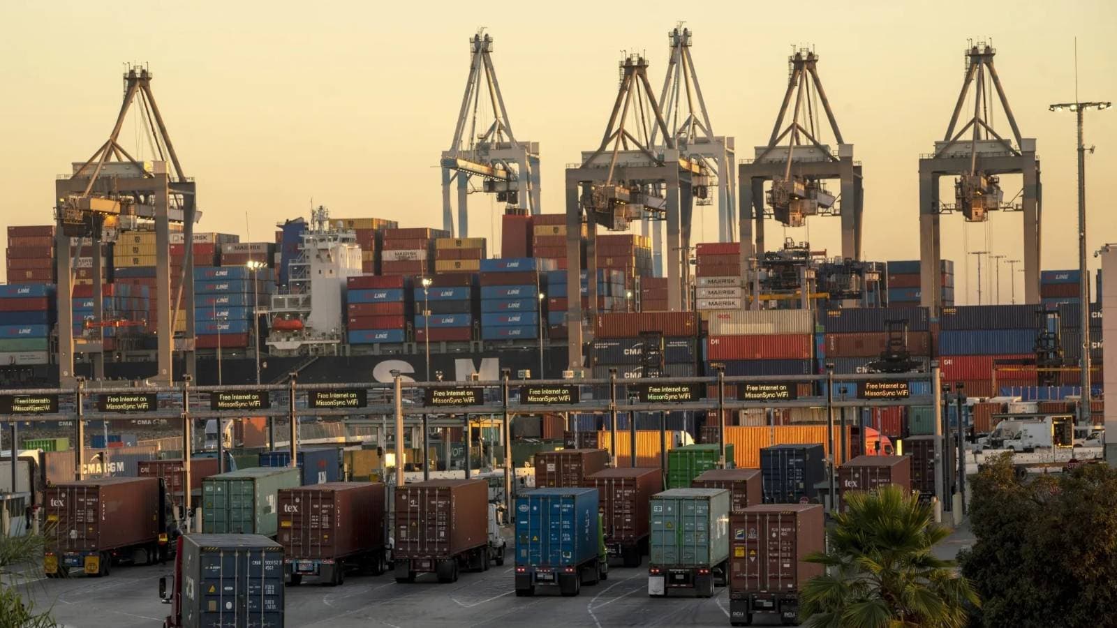 تصعيد يهدد الشحن البحري عالميا .. أمريكا تفرض رسوما على دخول سفن الصين