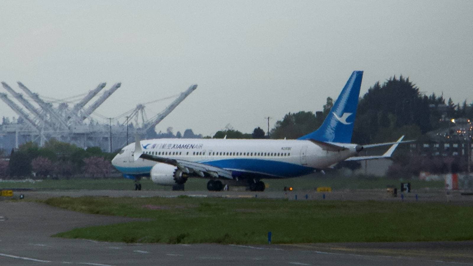 عودة طائرة بوينج إلى أمريكا من الصين بسبب حرب الرسوم الجمركية