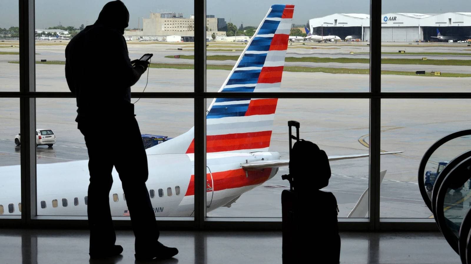 تعريفات ترمب الجمركية تلقي بظلالها على السياحة .. الأجانب يقاطعون أمريكا