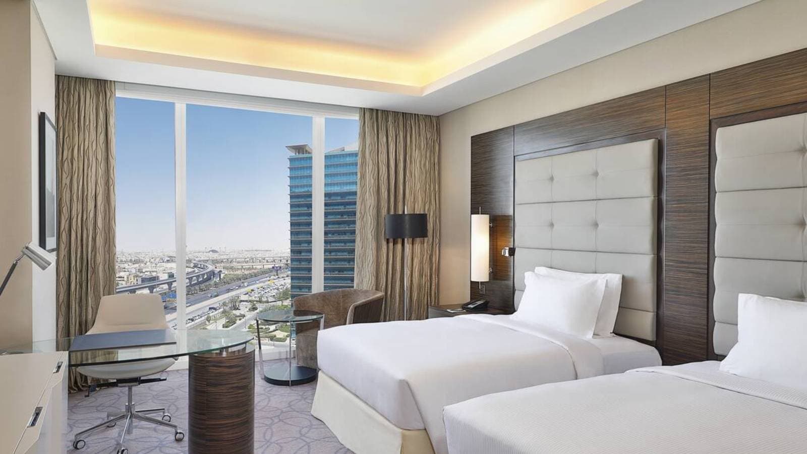 أسعار الغرف الفندقية في السعودية تتراجع 2.1% خلال الربع الأخير من 2024