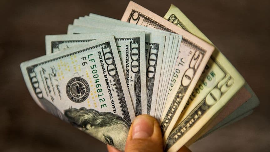 الدولار وأول 100 يوم من رئاسة ترمب.. أسوأ أداء منذ نيكسون