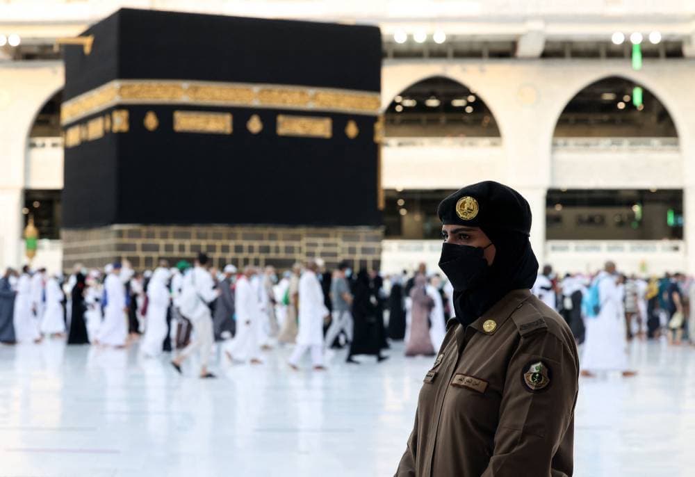 السعودية تفرض غرامات تصل إلى 100 ألف ريال على مخالفي أنظمة وتعليمات الحج