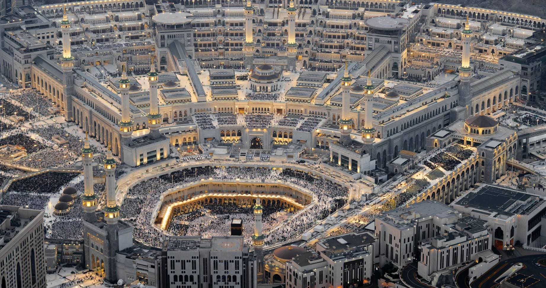 من البنية التحتية إلى الضيافة والنقل.. السعودية تحدث نقلة في خدمة ضيوف الرحمن ضمن الرؤية