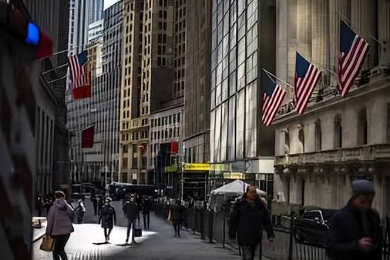 الاقتصاد الأمريكي يسجل أول انكماش منذ 2022 وترمب يلوم بايدن