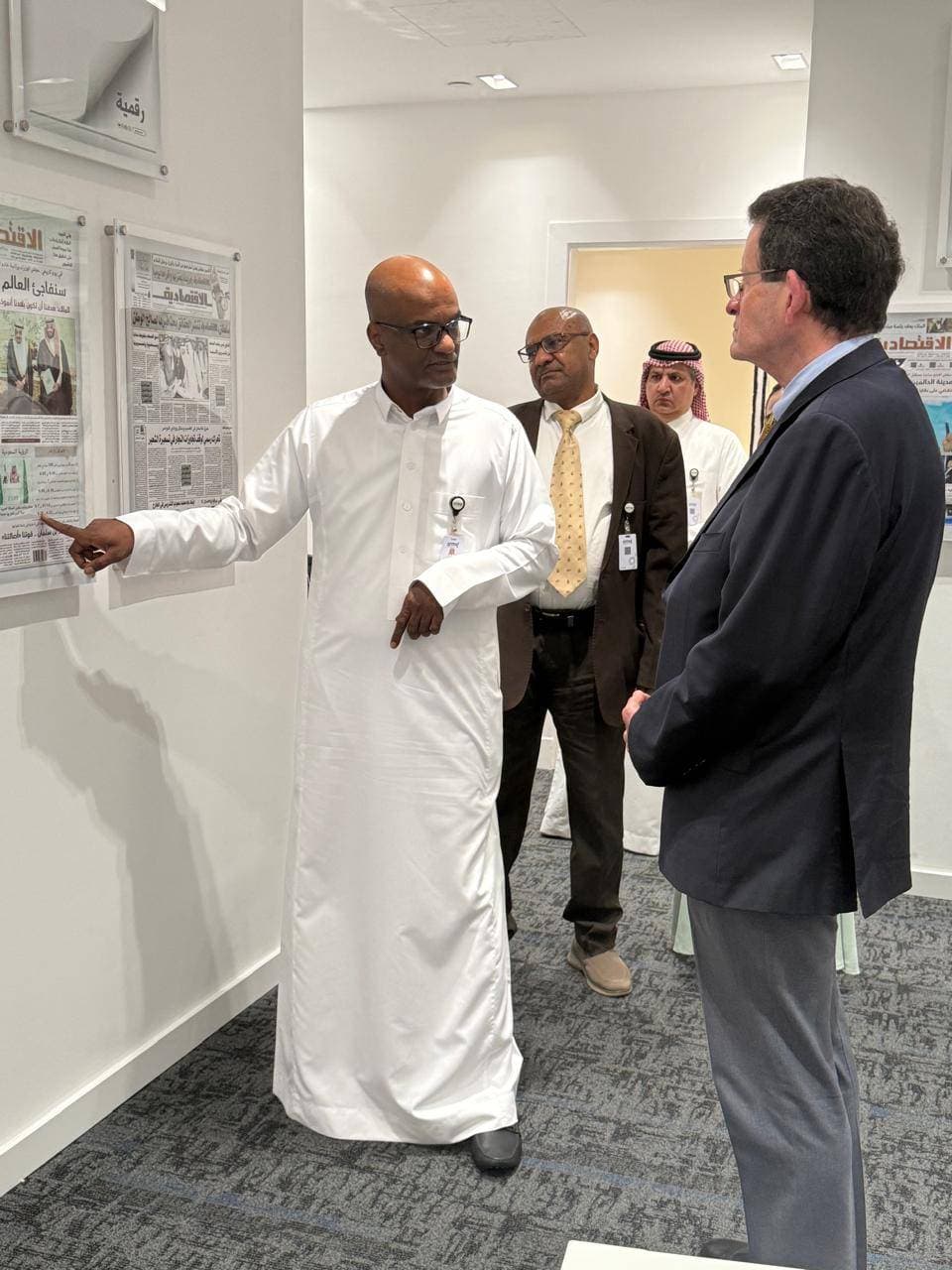 كين فيشر الملياردير والمستثمر العالمي يزور "الاقتصادية"