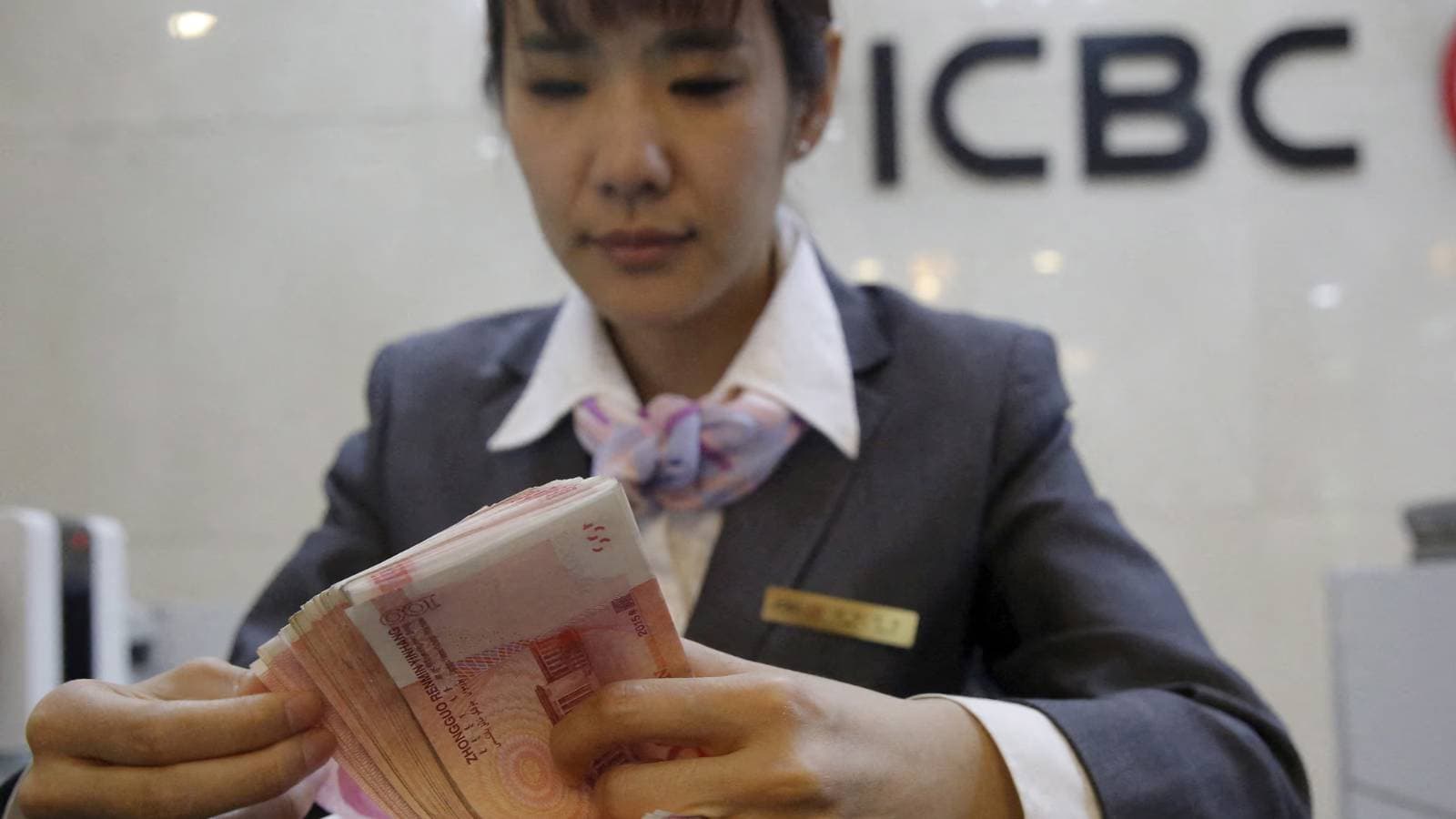 البنوك الحكومية الصينية تعتزم تخفيض الفائدة على الودائع غدا