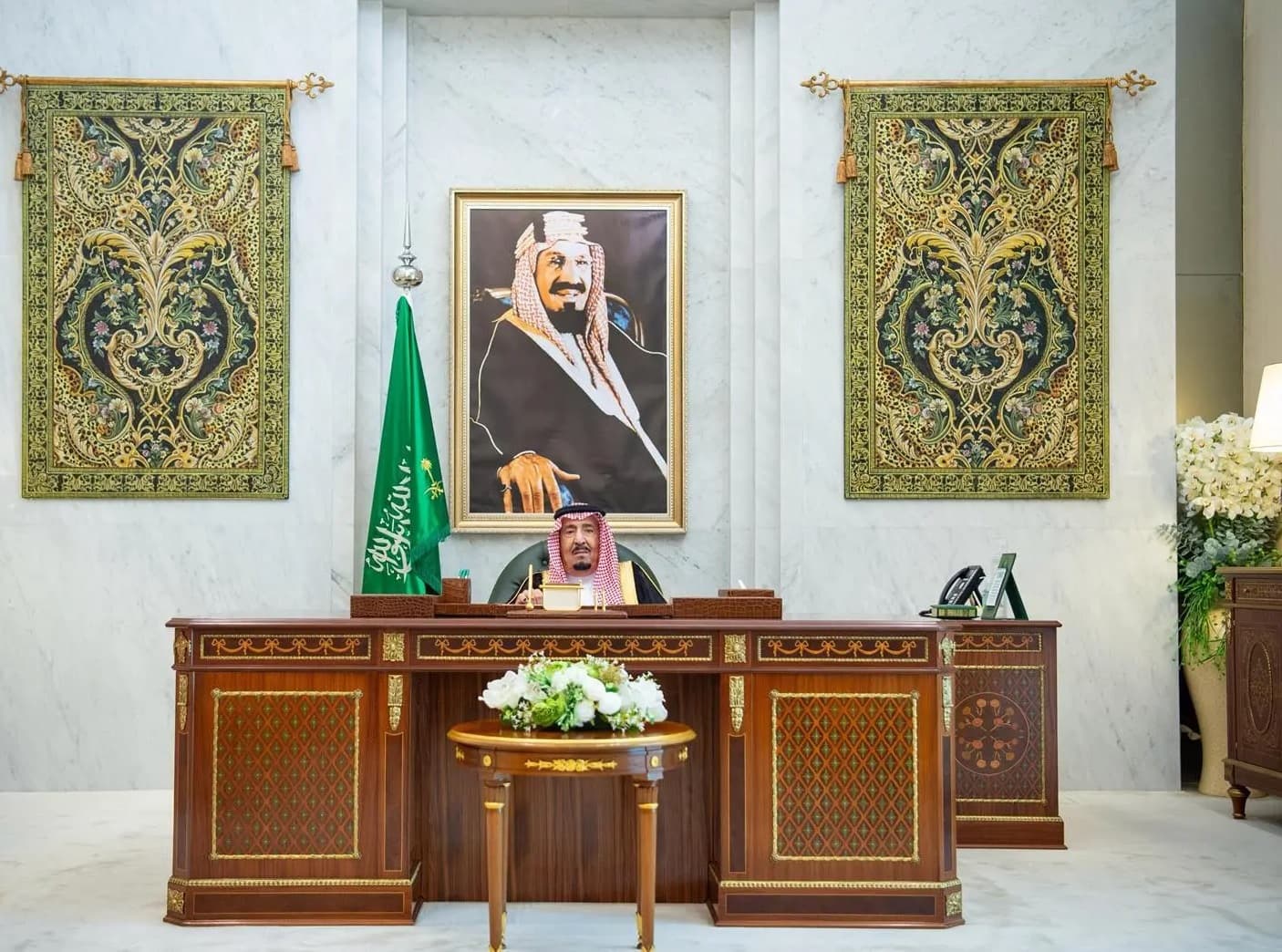 أمام الملك .. أمراء يؤدون القسم عقب صدور الأوامر الملكية بتعيينهم في مناصبهم الجديدة