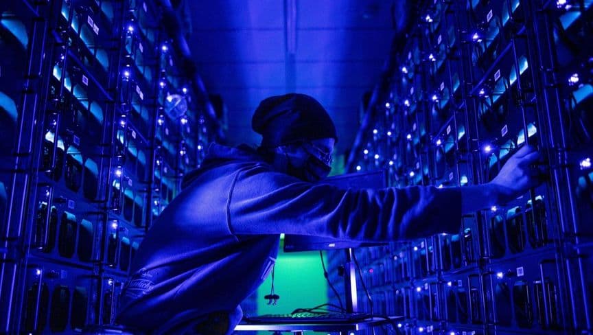 باكستان تخصص 2000 ميغاواط من الكهرباء لتعدين بيتكوين