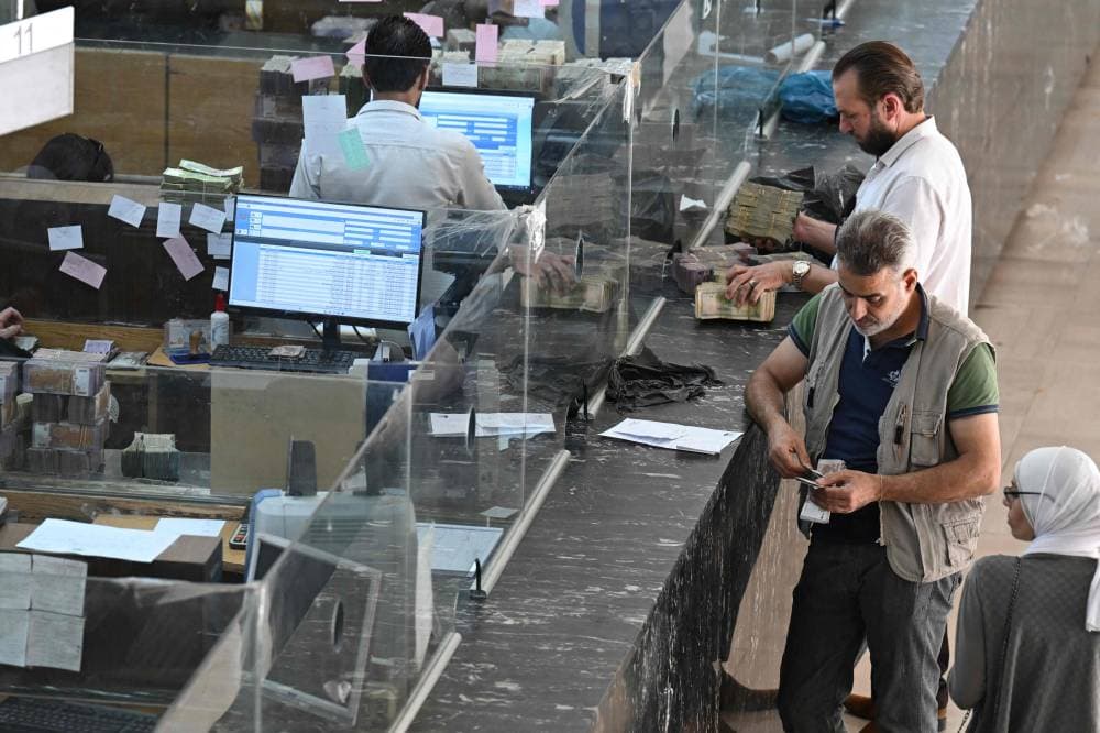 دمشق وأنقرة وأمستردام .. كيف تستعيد العملات المحلية عافيتها بعد الانهيار؟