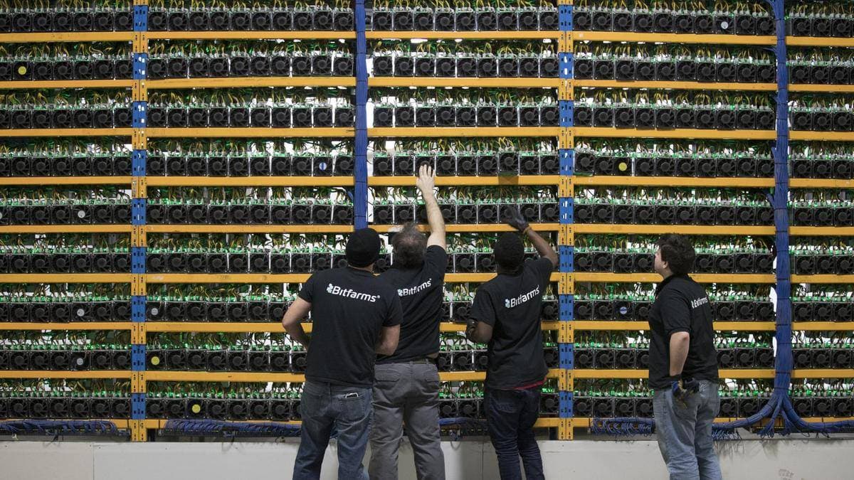 نزيف الخسائر يطال شركات تعدين بيتكوين رغم وجود ترمب في صفها
