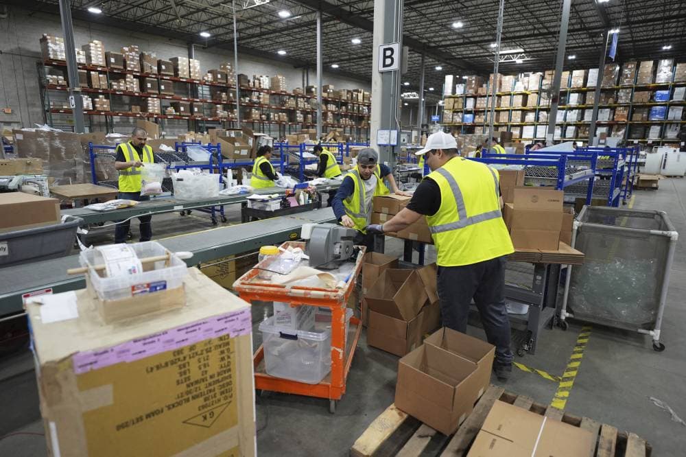 تراجع "حسابي" للاقتصاد الأمريكي .. الواردات تبالغ في ضعف النمو