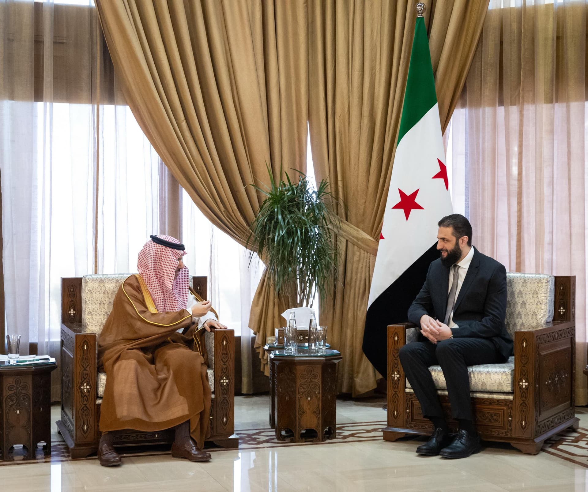 وزير الخارجية السعودي: ولي العهد وجه بتقديم كافة أشكال الدعم لسورية