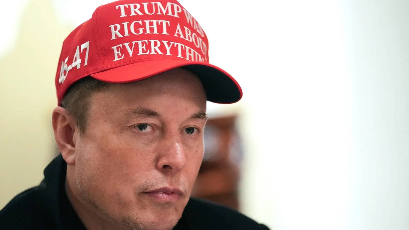 الرياح المعاكسة التي تواجه "تسلا" مصدرها إيلون ماسك