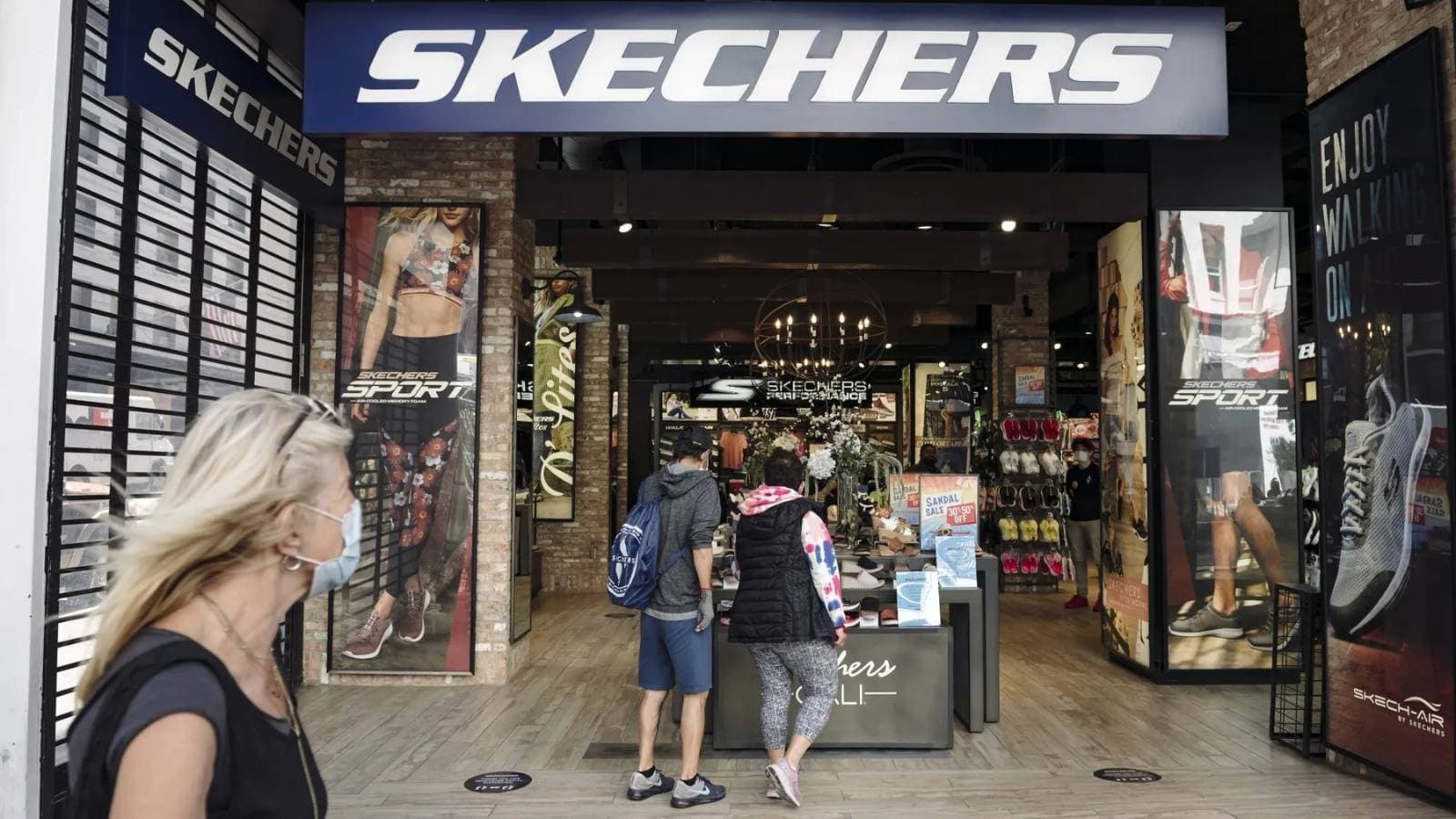 "3 جي كابيتال" بصدد الاستحواذ على شركة الأحذية "سكتشرز" مقابل 9.4 مليار دولار