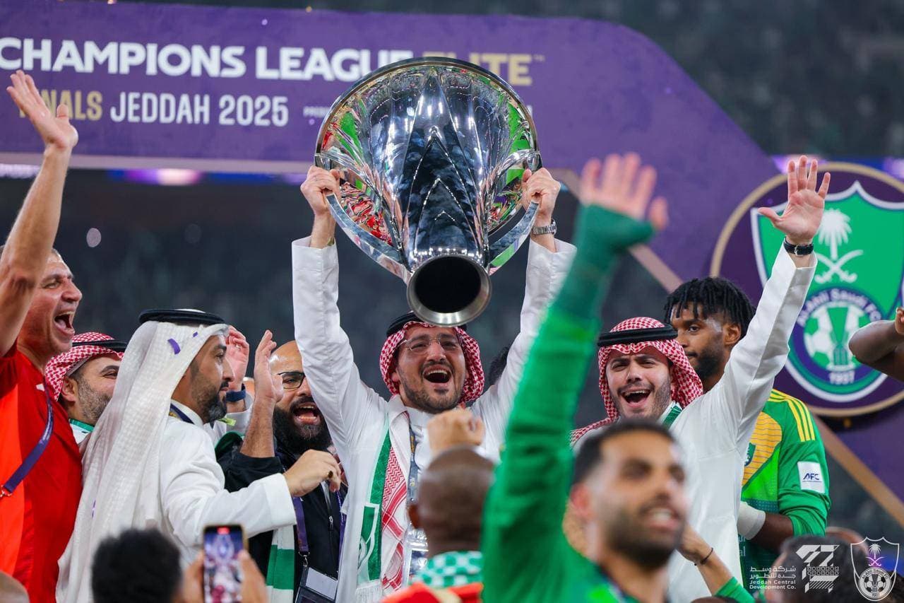 أوبوابونا يطالب الأهلي بـ 700 ألف يورو .. وقانوني يعلق: لا شكوى بعد عامين