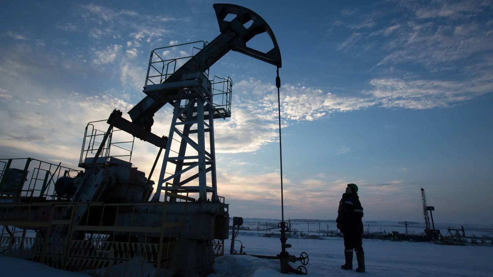 أسعار النفط تواصل الارتفاع وسط آمال بانفراجة تجارية بين الصين وأمريكا