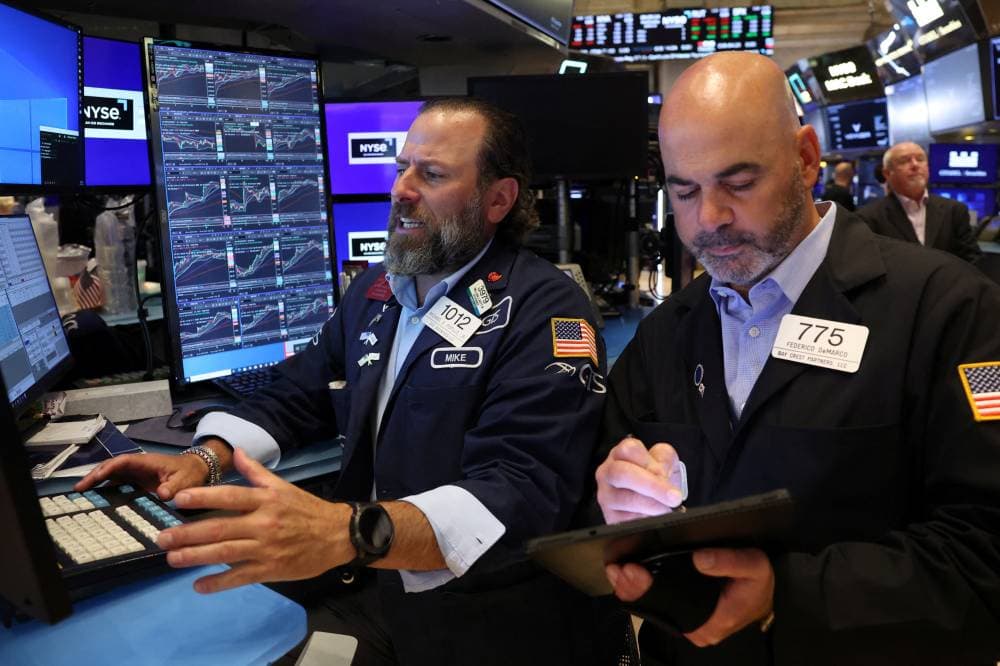 "ستاندرد آند بورز" يغلق منخفضا جراء التوتر في الشرق الأوسط