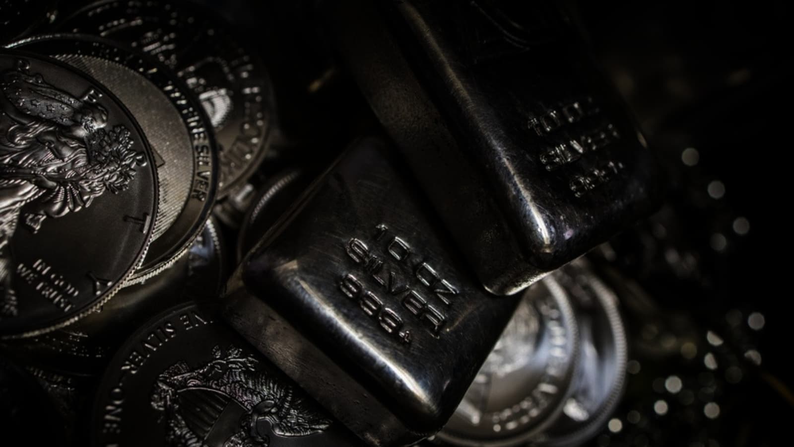 صعود الفضة كملاذ آمن .. هل تتجاوز أعلى مستوى تاريخي مسجل ؟