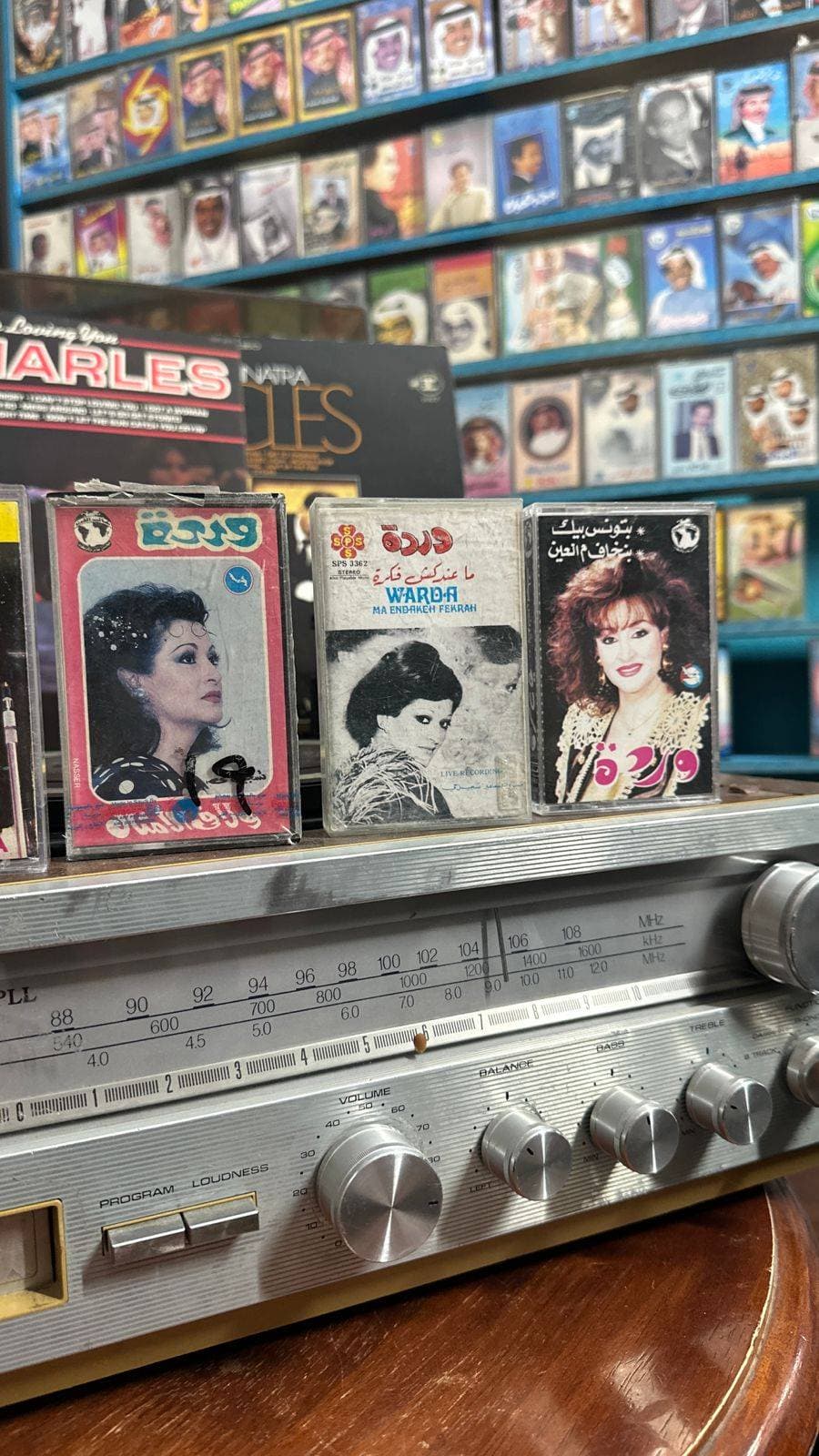 من يشتري الكاسيت في عصر "الديجتال"؟