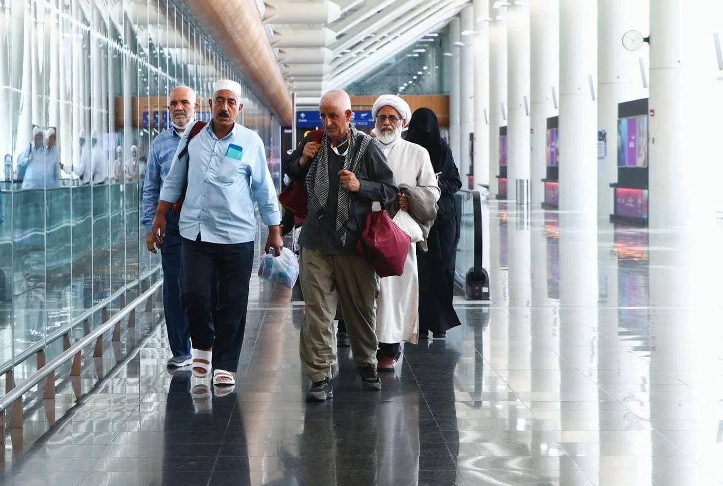 السعودية تسهل مغادرة طلائع الحجاج الإيرانيين إلى بلادهم عبر منفذ جديدة عرعر البري