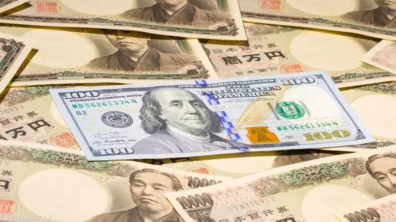 الين الياباني يتحول للصعود بشكل حاسم والدولار مستقر مع ضعف الإقبال على المخاطر