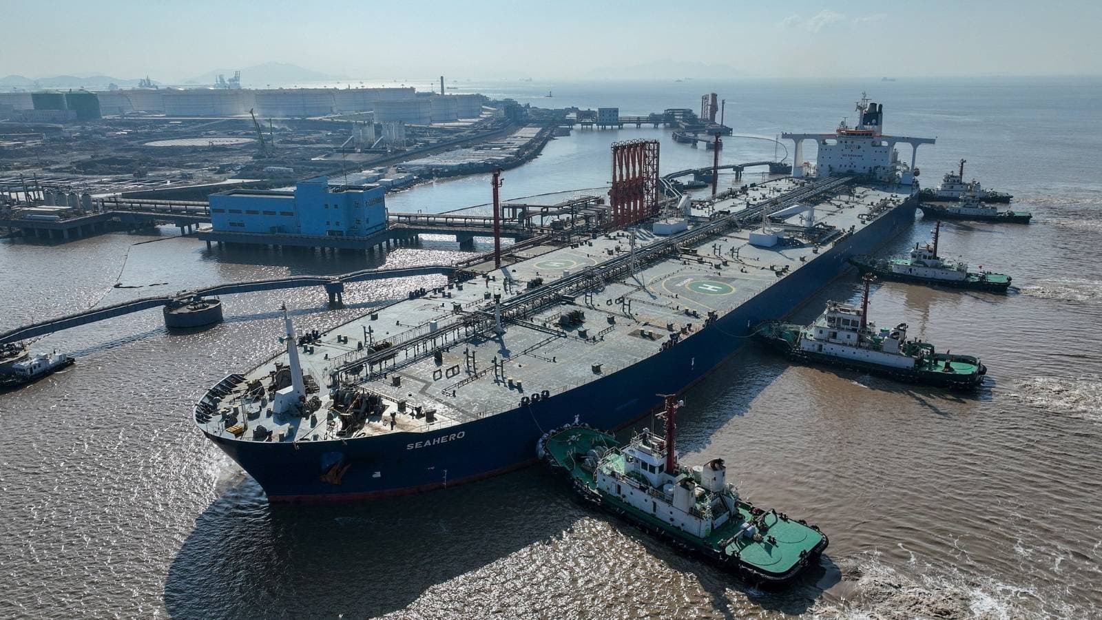 أسعار النفط تواصل صعودها مع دخول صراع إيران وإسرائيل يومه السادس