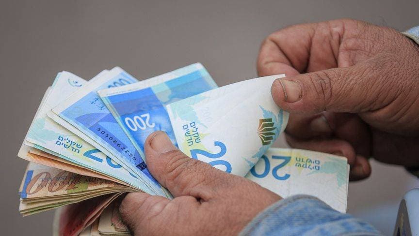 استقرار الشيكل الإسرائيلي مهدد مع تقلب محتمل بسوق الخيارات
