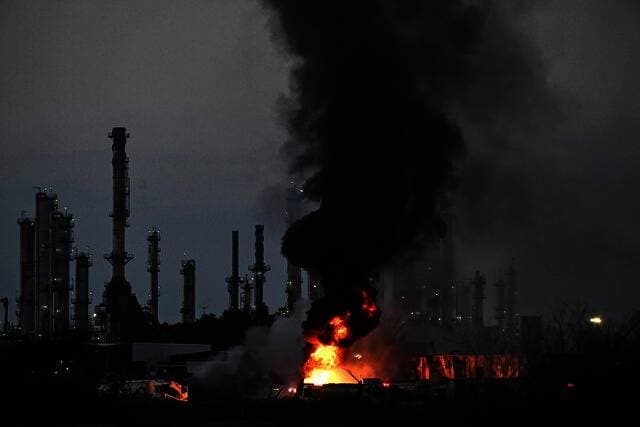 توقعات بعودة أكبر مصفاة نفط إسرائيلية للعمل خلال شهر بعد تعرضها لقصف إيراني