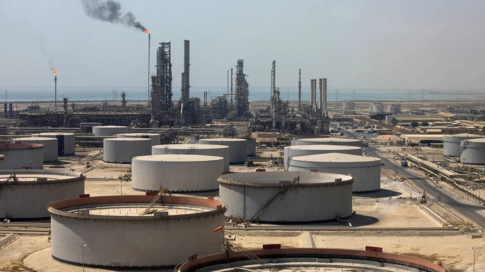 النفط يرتفع 2% بعد قرار أوبك+ زيادة إنتاج يوليو على غرار مايو ويونيو