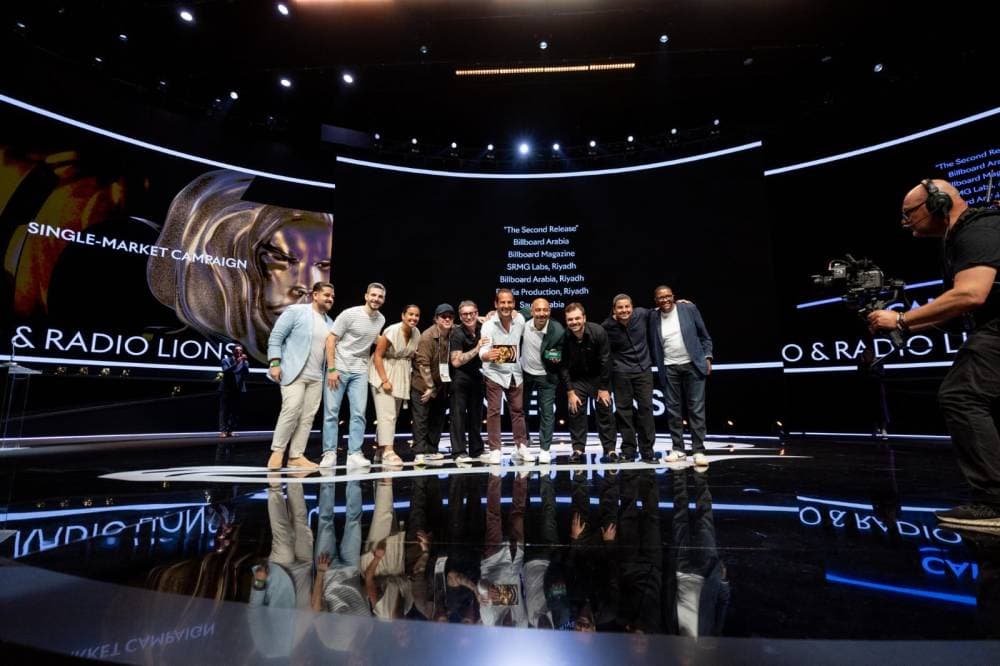 "SRMG Labs" تحصد جائزتين في مهرجان كان ليونز عن تكرّيم الأيقونة السعودية عتاب