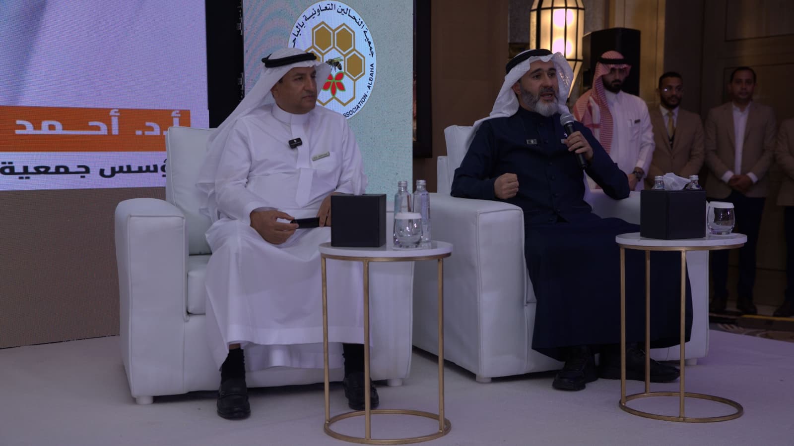 "عسل الشفاء" توقع مذكرة تفاهم مع جمعية النحالين في الباحة تحت رعاية "البيئة والزراعة"