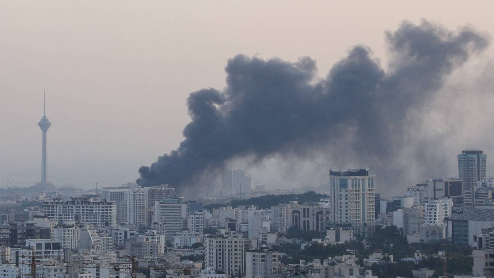 إيران : لن نناقش مستقبل البرنامج النووي ونحن تحت قصف إسرائيل