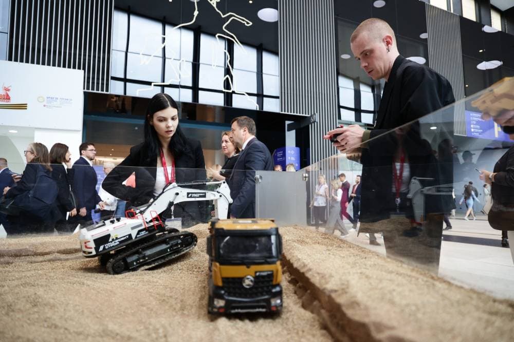 منتدى سانت بطرسبرج.. اتفاقيات بـ 80 مليار دولار والسعودية ضيف الدورة المقبلة 