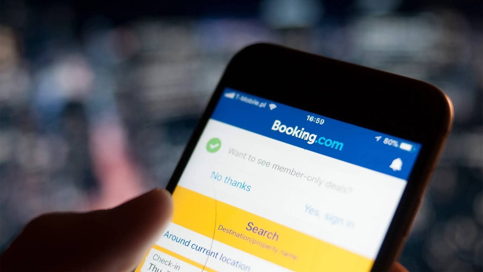 "بوكينج" تحذف 4 آلاف إعلان لعقارات سياحية في إسبانيا بطلب من الحكومة