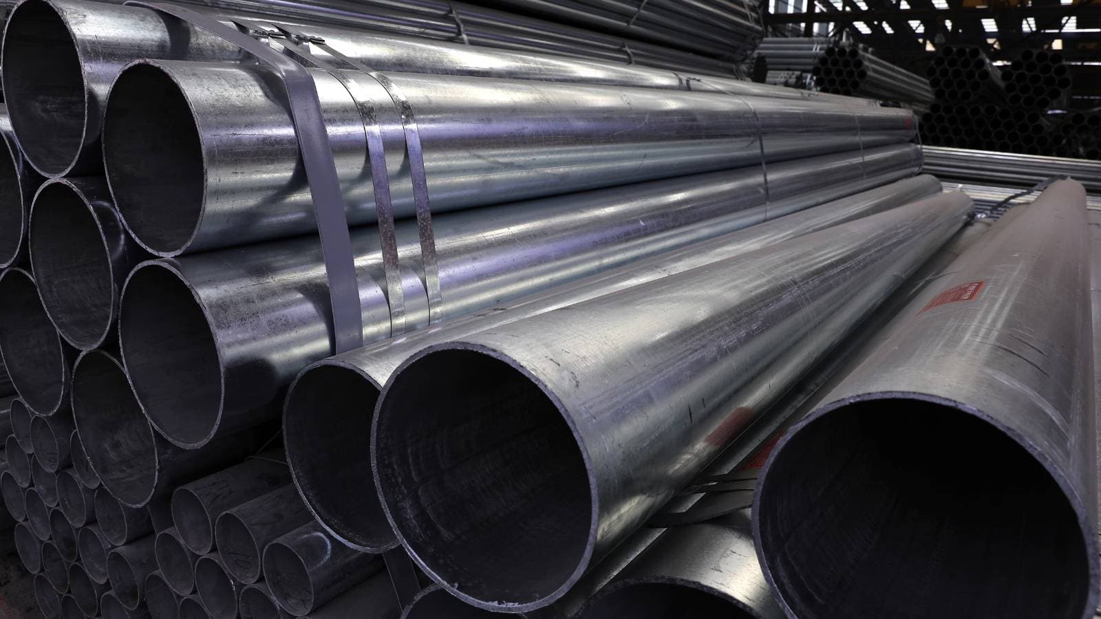 السعودية تفرض رسوم مكافحة الإغراق على واردات أنابيب "ستانلس ستيل" من الصين وتايوان