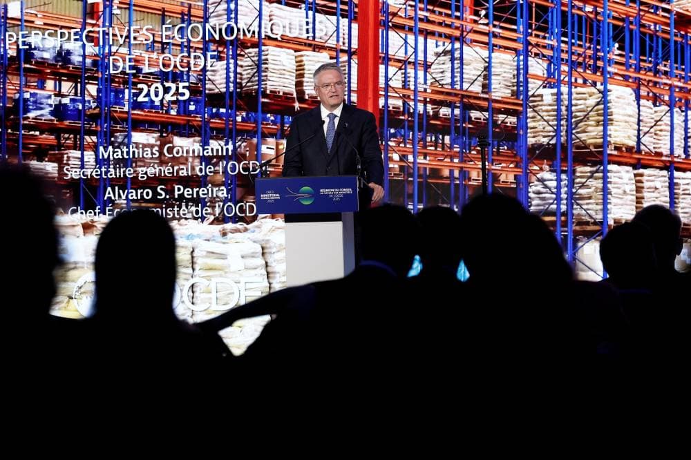 منظمة التعاون الاقتصادي تخفض توقعاتها للنمو العالمي وتحذر من "مخاطر كبيرة"