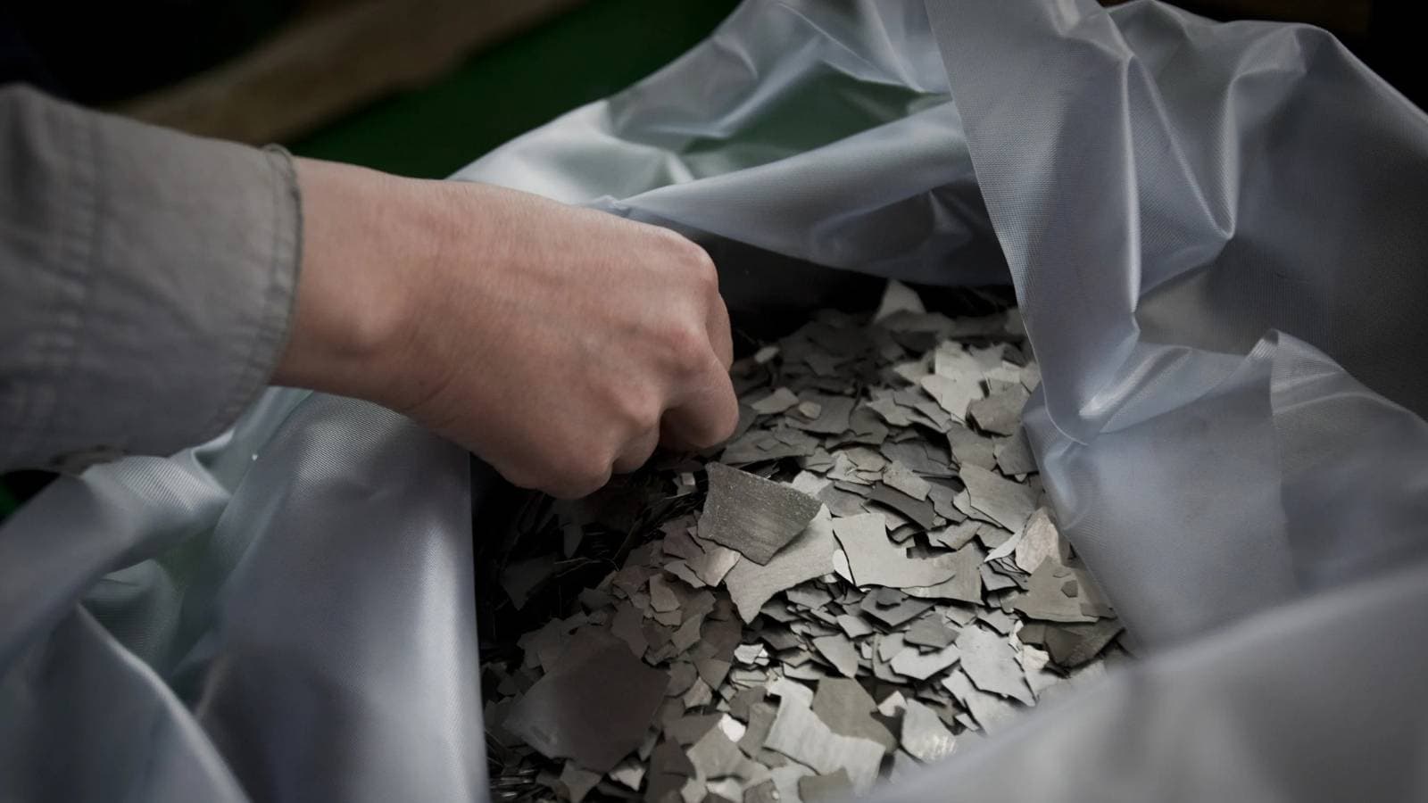 كيف يهدد الصراع على المعادن النادرة الهدنة التجارية بين الصين وأمريكا ؟