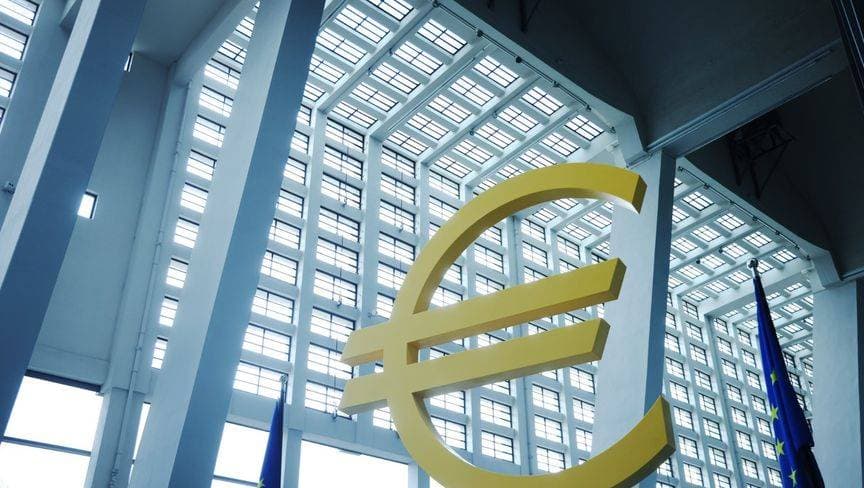 المركزي الأوروبي يتجه لخفض الفائدة مع تصاعد أعباء تجارة ترمب