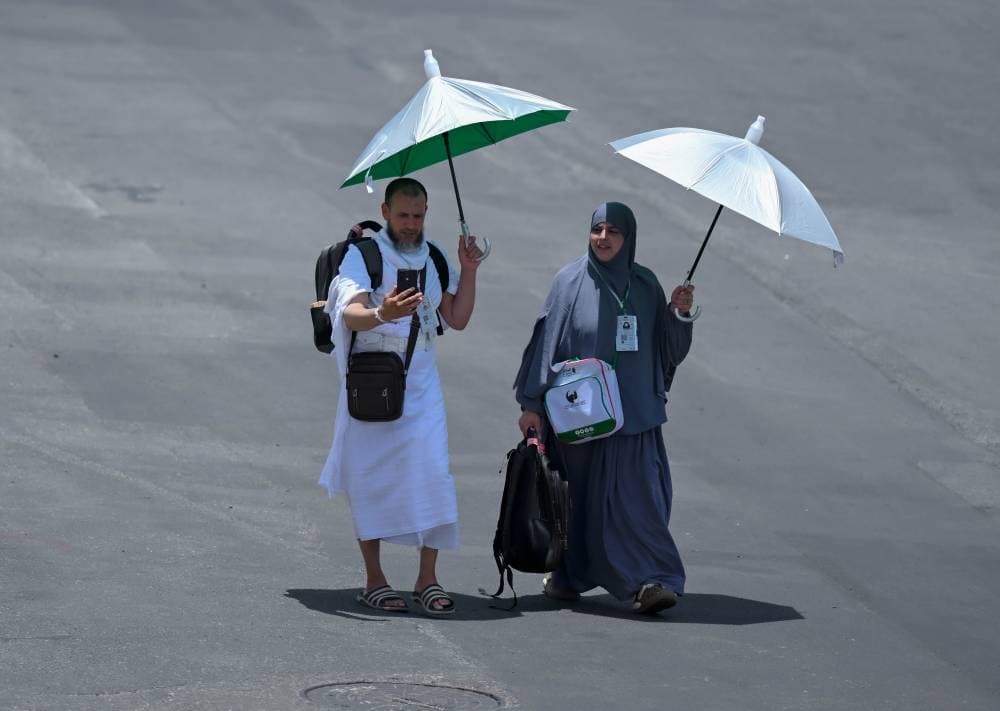 السعودية تعتزم التوسع في مبادرة تبريد طرق المشاعر المقدسة بمادة مبتكرة محليا