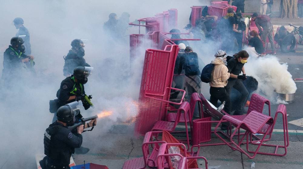 الهجرة تهدد موطن التكنولوجيا الأمريكية.. 3.5 مليون مقيم غير شرعي في كاليفورنيا