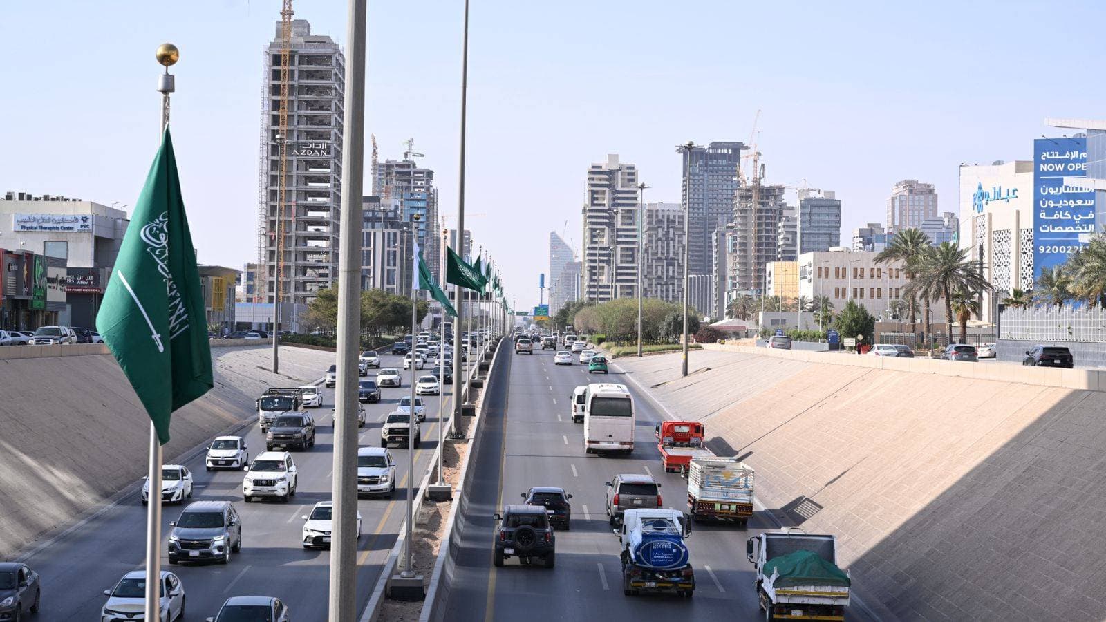 35.3 مليون نسمة في السعودية .. 55.6% منهم مواطنون