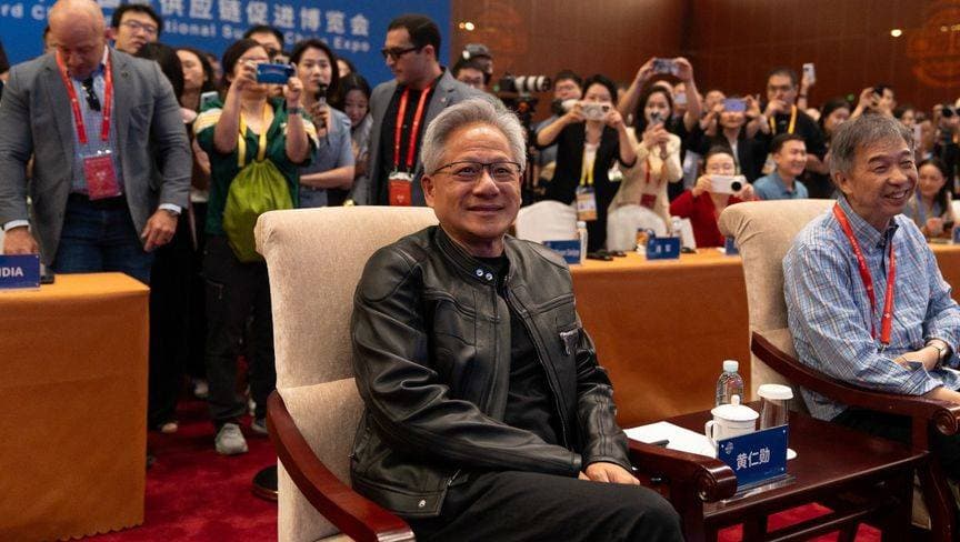 رئيس "إنفيديا" الأمريكية يشيد بـ"ديب سيك" الصينية: شيء مذهل